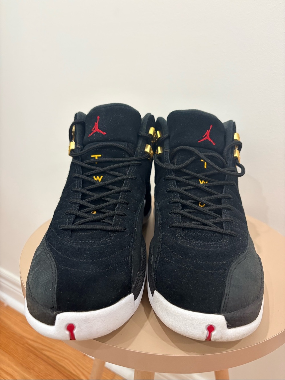 Air Jordan Retro 12 Reverse Taxi Size 9